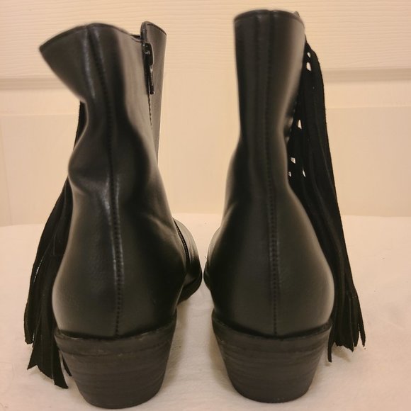 Comfortview Shorty Boots with Suede Fringe 8W - Picture 3 of 9